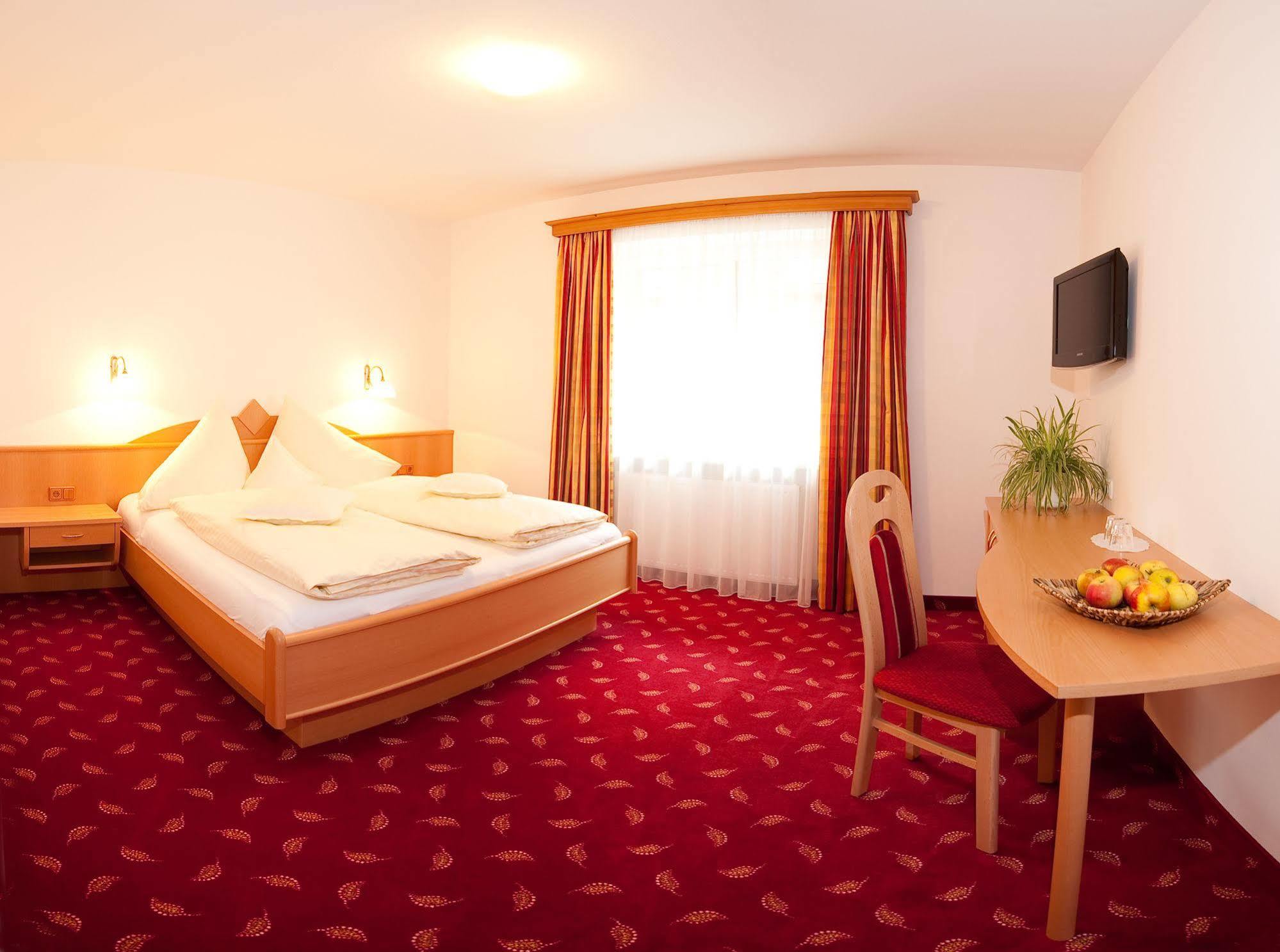 Fruehstueckshotel Birkenhof เราริส ภายนอก รูปภาพ